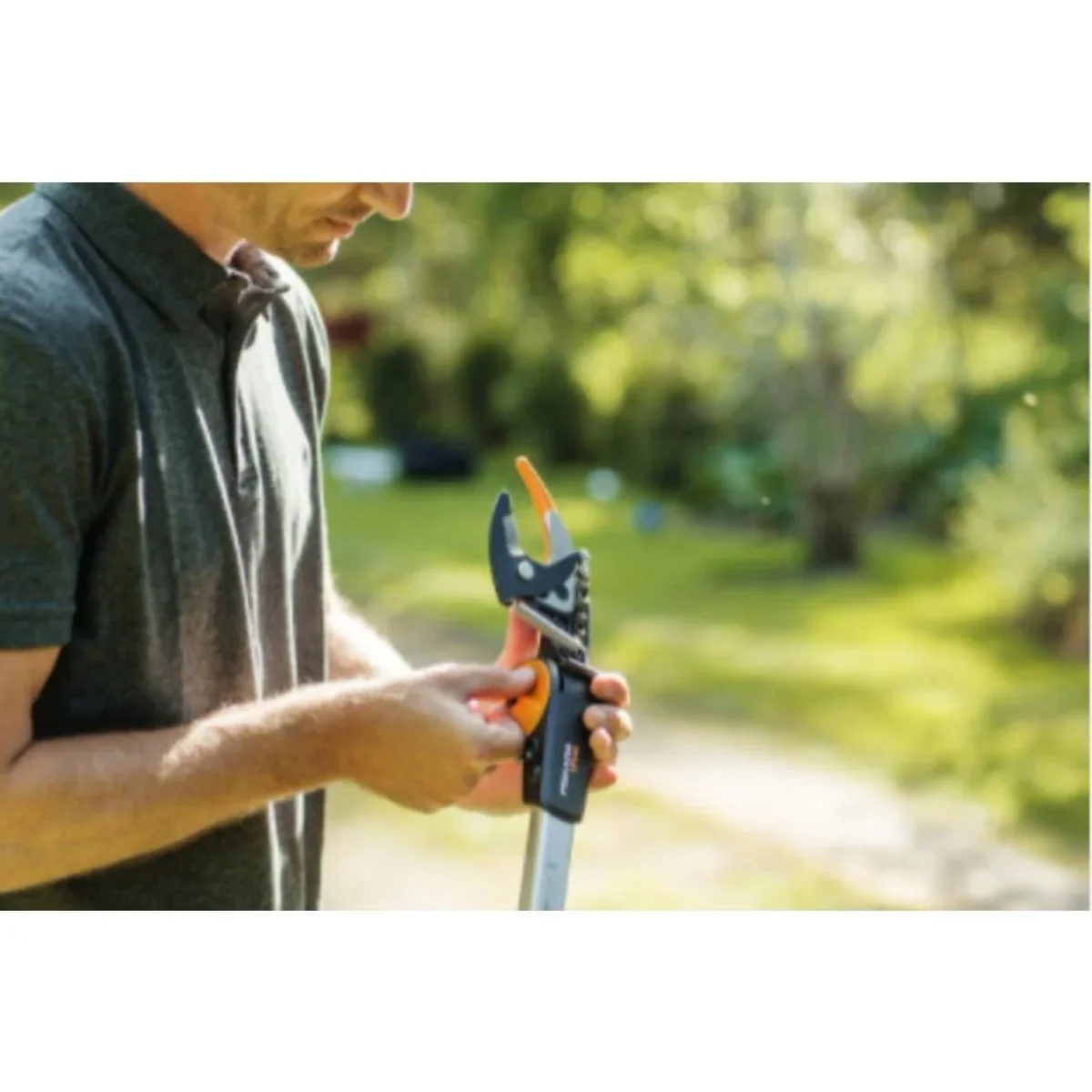 Fiskars 115017 UPX86 PowerGear Teleskopik Yüksek Dal Kesme + Testere 4