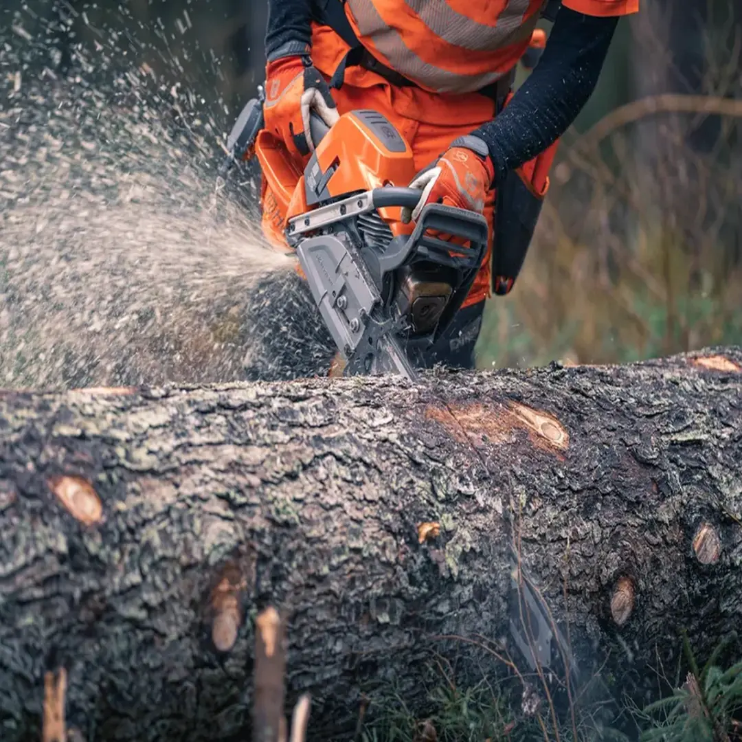 Husqvarna 592 XP Benzinli Motorlu Testere 7.6 Hp 2