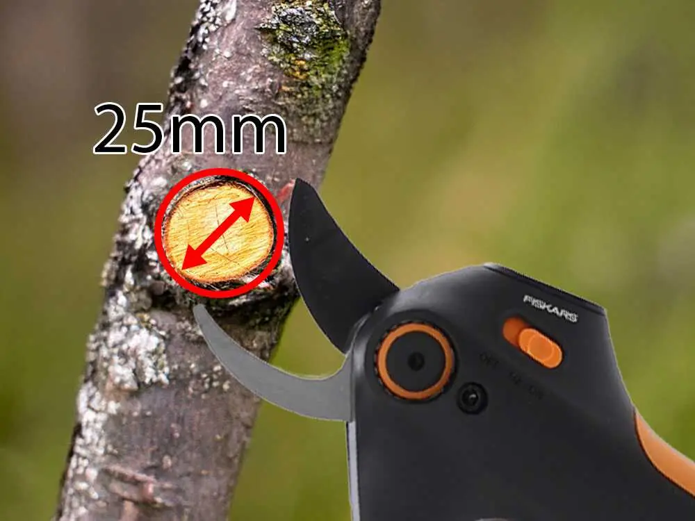 Fiskars Akülü Budama Makası Bypass M Batarya Dahil 1082297 7