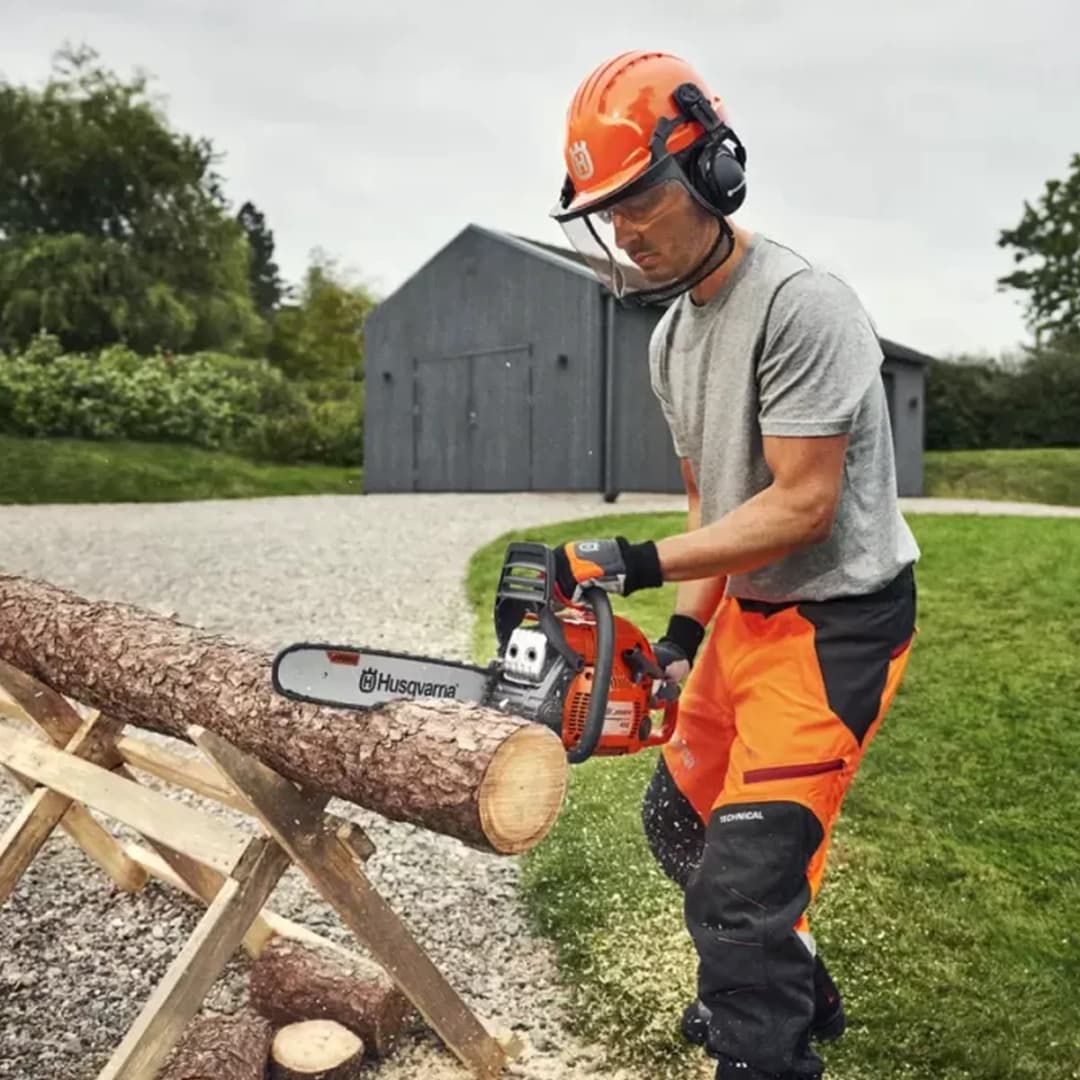 Husqvarna 445 Motorlu Ağaç Kesme Testeresi 2.8 Hp 2