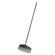 Fiskars Solid Geniş Yaprak Tırmığı ve Süpürgesi 135016-1003465 3
